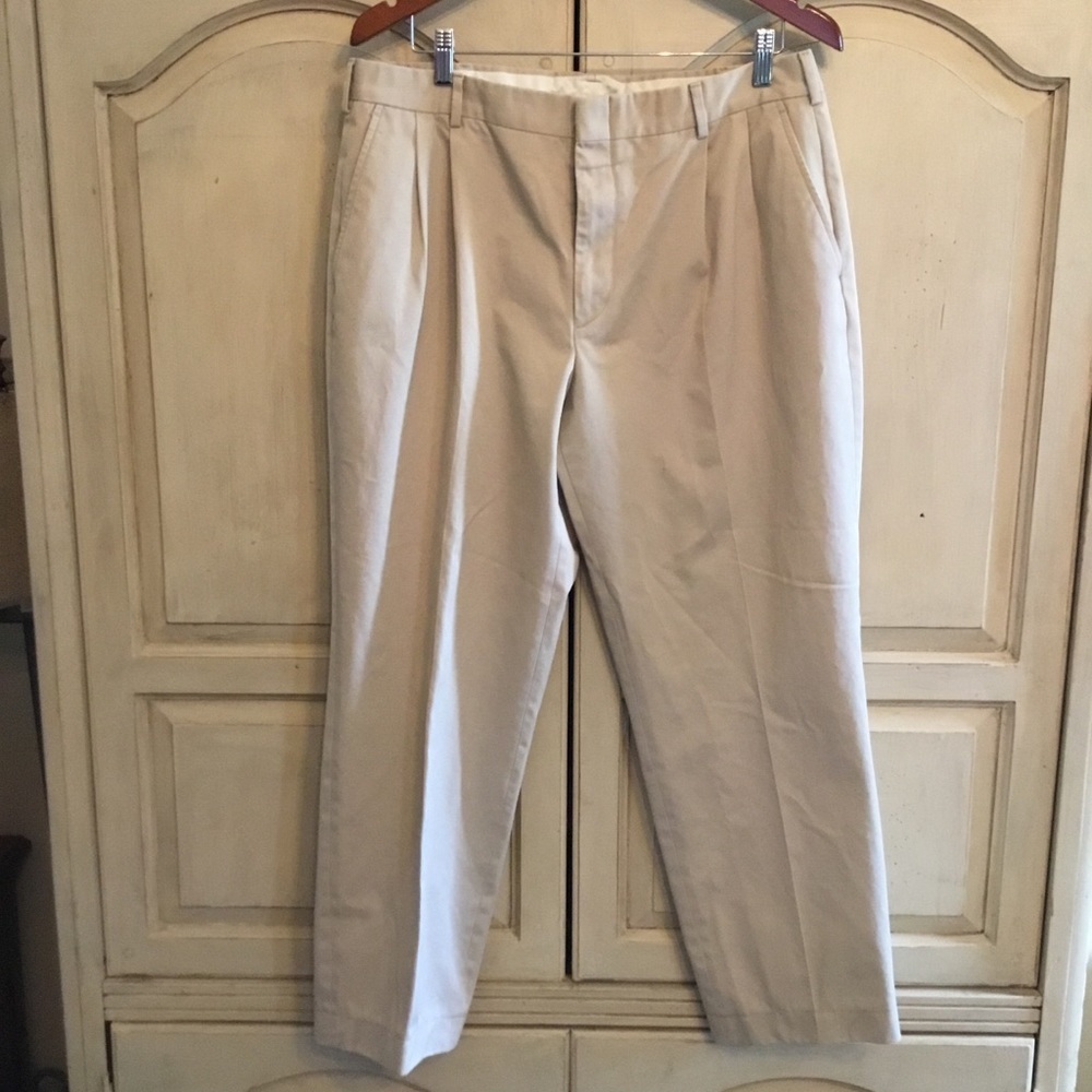 Lands End Men’s Pleated Front Khaki Pants Size 36